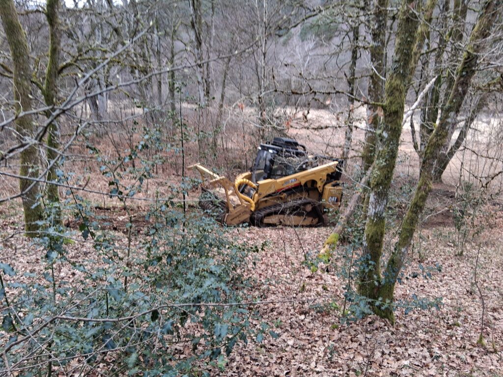 Broyeur ouvrant un chemin